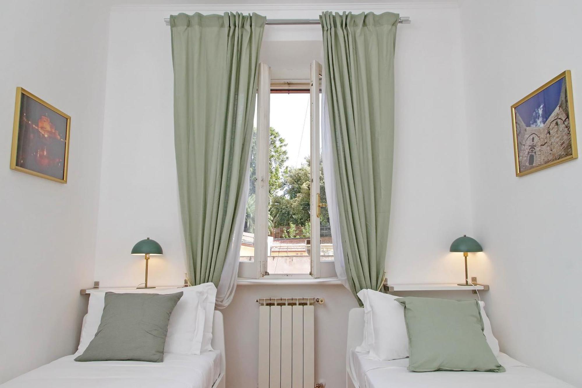 Ych-Comfortable 2 Bedrooms Flat Near Colosseum Rome Exterior photo